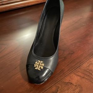 Size 7.5 tori Burch wedges